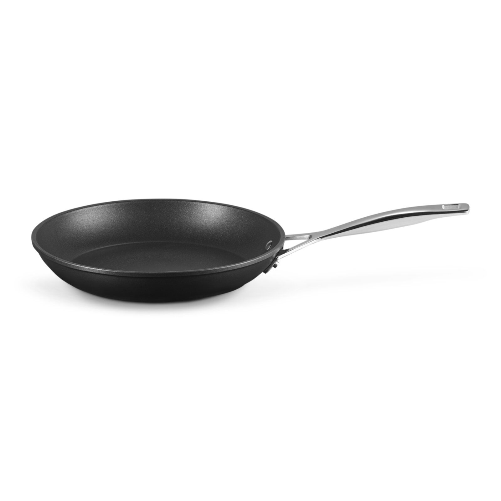 TNS シャロー・フライパン 26cm NC | スキレット・フライパン ｜ル・クルーゼ（Le Creuset）公式