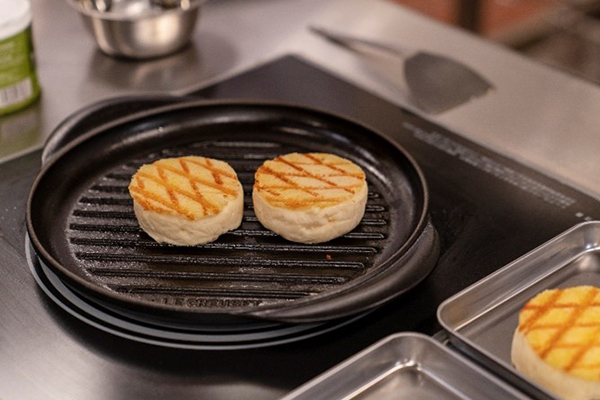 格子状の焼き目をつける